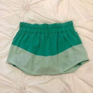 Lululemon skirt size 4